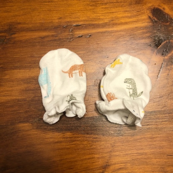 4 PIECES/$15 Carter’s No-scratch Patterned Mitts, 100% Cotton, Set of 4 - Picture 4 of 7